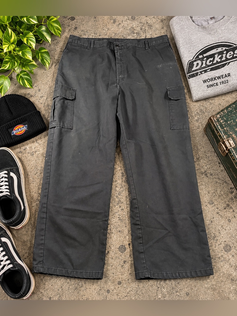 Dickies Black Cargo Pants Men’s 42x29 Distressed Workwear Baggy Utility